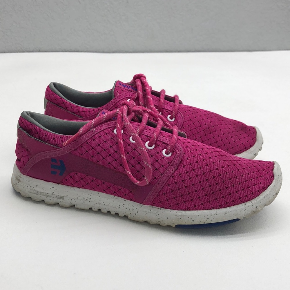 Etnies Pink Woven Sneakers Women’s size 10